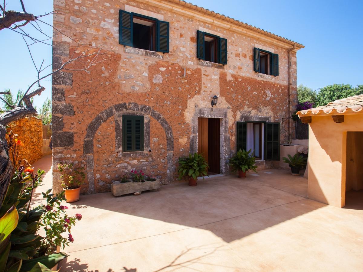 Villa Paula Llombarts Buitenkant foto