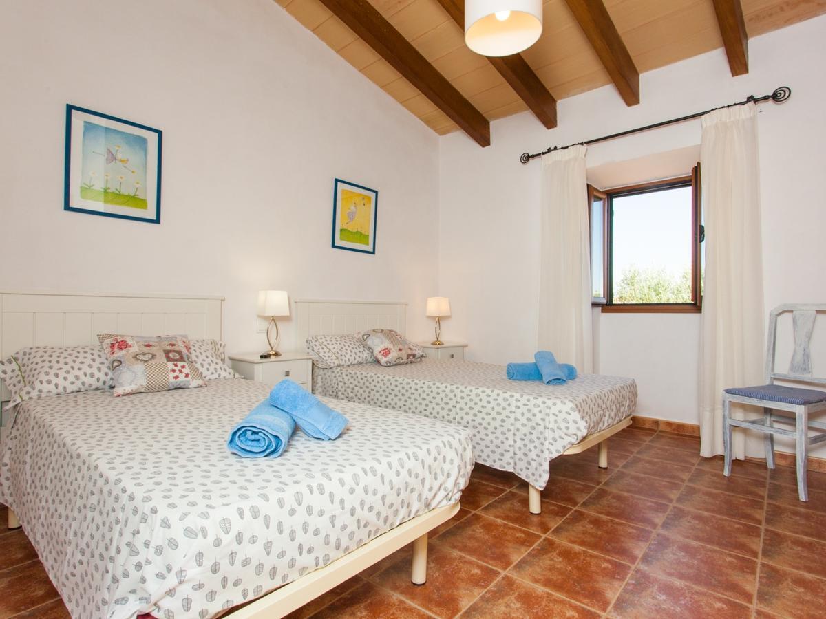 Villa Paula Llombarts Buitenkant foto