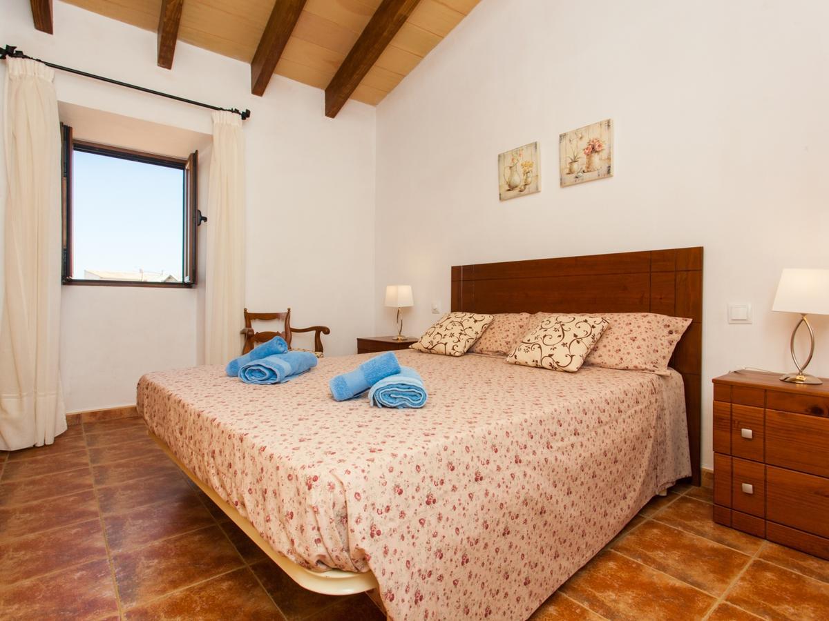 Villa Paula Llombarts Buitenkant foto